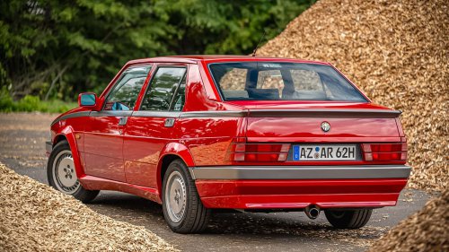 Alfa Romeo 75 (1987) im Fahrbericht: Harte Kante zum Geburtstag