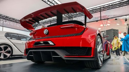 Der irrste Golf GTI aller Zeiten ist jetzt rot