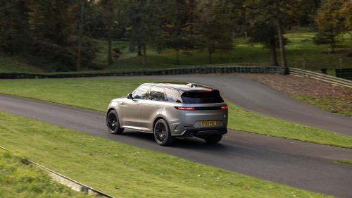 Man Leaves Range Rover Unattended 1 Week While On Vacation. Then He Sees What It Looks Like