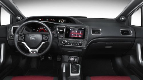 'Where Are You? 1995?": Gen Z Honda Civic Driver Tries to Get Gas from Reagan-Era Pump. Then a Worker Has to Intervene