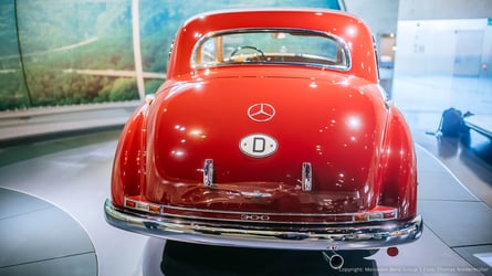 Mercedes, Mercedes 300 (W 186): Dieser Adenauer ist rot