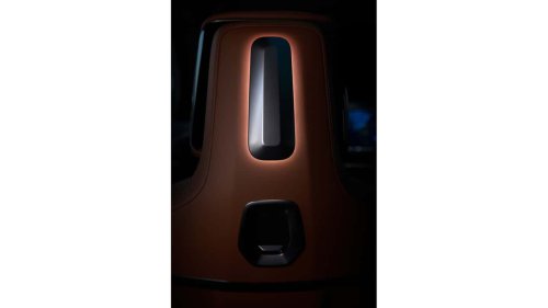 BMW, BMW's Flagship Sedan Gets A Big Interior Upgrade And More EV Range