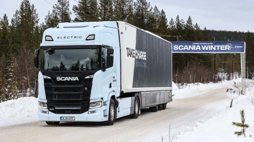 'Easier To Drive During Winter:' Man Uses WD-40 On His Tires for Protection. Then Mechanics Warn Him