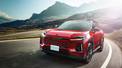 Le nouveau Toyota RAV4 PHEV fait ses débuts au Japon, aussi en GR SPORT