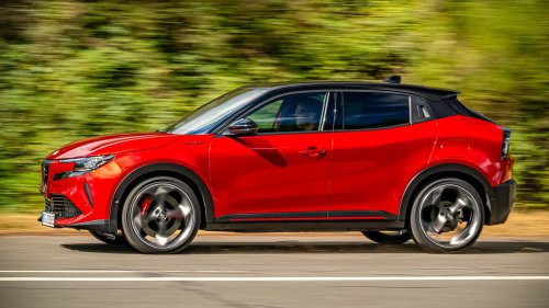 Alfa Romeo, Alfa Romeo Junior Veloce im Test: Elektro-Knaller mit Charisma?