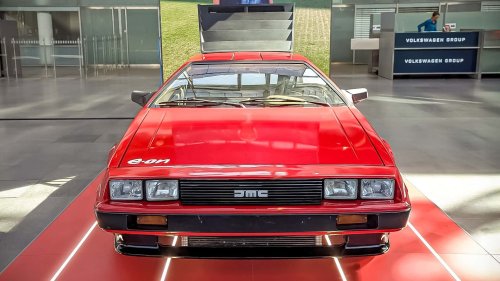 Este DeLorean DMC-12 impoluto está para 'regresar al futuro'