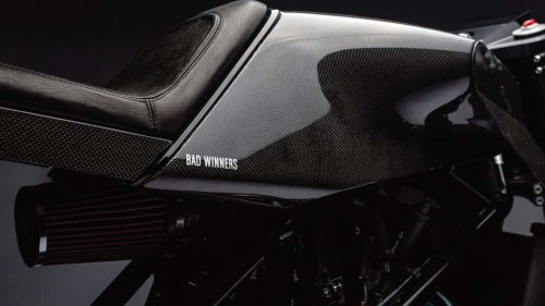 Esta Husqvarna custom, vendida en subasta, era de Charles Leclerc