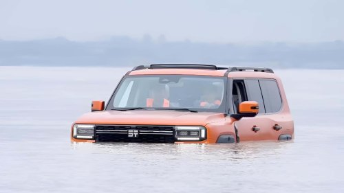 Luxus-SUV von Chery durchquert Chinas größten Fluss