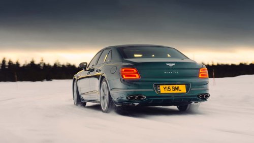 Incroyable : cette Bentley a atteint 193 km/h sur la glace