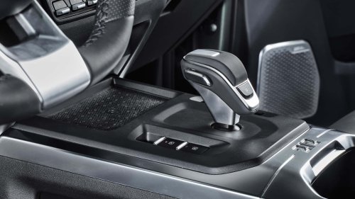 EMC 212, el interior y el maletero del nuevo todoterreno de gasolina