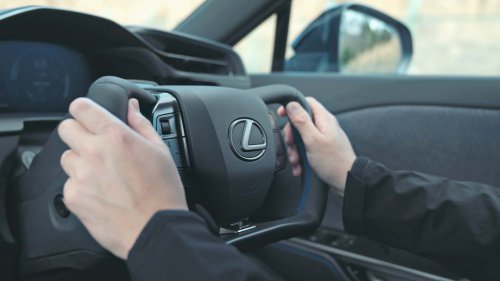 Lexus, Mobil Listrik Pertama Lexus Memiliki Gigi Palsu