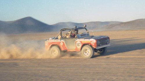 Carrocería 3 puertas y 335 CV para el todoterreno definitivo. ¿Quién dijo Land Cruiser o Wrangler?