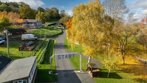 Range Rover, Rover, Man Leaves Range Rover Unattended 1 Week While On Vacation. Then He Sees What It Looks Like