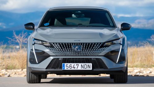 210 CV y 453 km de autonomía, para este crossover coupé de imagen deportiva