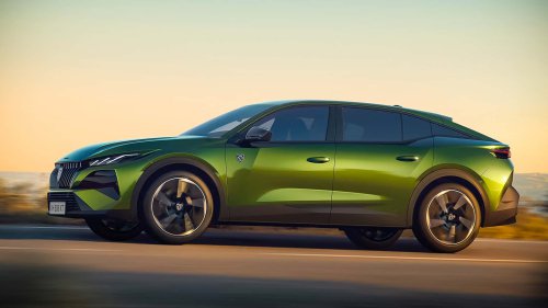 Peugeot 408 2026: restyling al estilo del 308