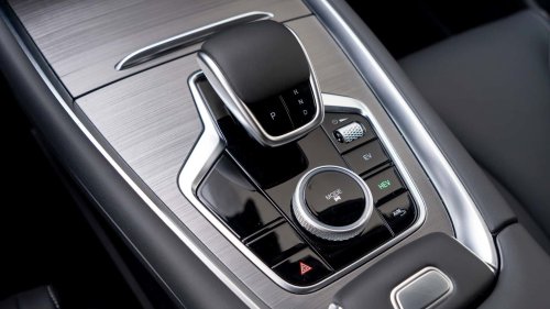 Desde 32.990 €, PHEV con 279 CV y 90 km eléctricos. Así es la oferta del Ebro s700