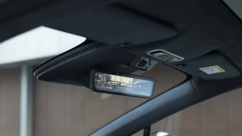 Al volante del Xpeng P7+ 2026, una berlina eléctrica oriental de representación
