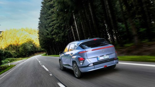 Suzuki e-Vitara vs. Hyundai KONA, comparativa de SUV orientales