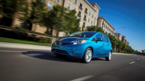 Nissan, 'You Could Be Fined $500:' Nissan Driver Films Man Getting Beat Up at Light. Then She Gets Call 8 Months Later