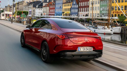 Mercedes-Benz CLA 2025: conducimos la cautivadora berlina