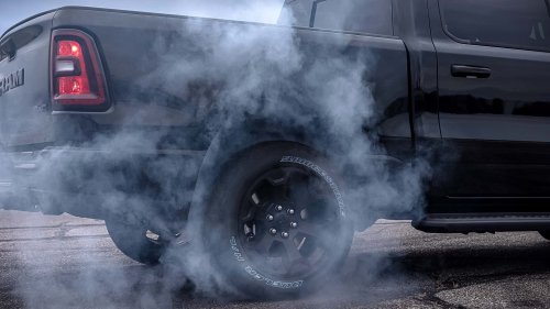 Stellantis zieht die Reißleine: Strategiewechsel kostet Milliarden