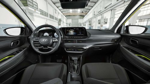 Trop de commandes tactiles en voiture ? L’Europe et la Chine freinent désormais ensemble