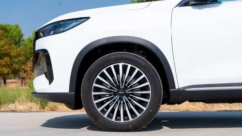 EBRO s800 con motor de gasolina: lo que nos gusta (y no) del SUV de 147 CV y 7 plazas