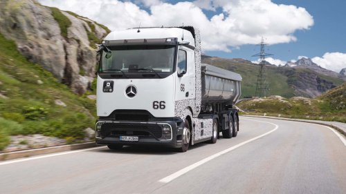 Mercedes GenH2, le camion à hydrogène réussit ses tests estivaux dans les Alpes