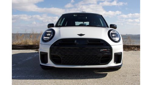 'Why Is There a Rope Here?:' Woman Gets Mini Cooper as Loaner. Then She Tries to Use the 'PRNDL'