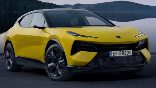 Au Canada, la Lotus Eletre peut coûter deux fois moins cher