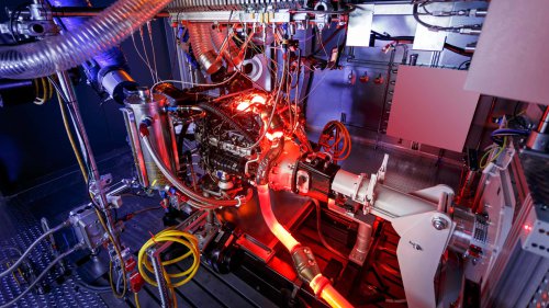 Mercedes | Mit Extra-Wumms: Mercedes neuer V8 soll noch stärker werden