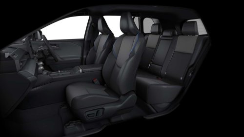 Le nouveau Toyota RAV4 PHEV fait ses débuts au Japon, aussi en GR SPORT