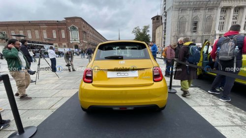 Fiat, El nuevo Fiat 500 Hybrid se deja ver en el Salón de Turín 2025