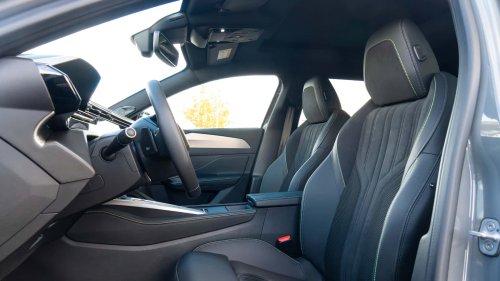 210 CV y 453 km de autonomía, para este crossover coupé de imagen deportiva