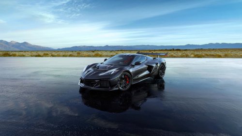 Chevrolet Celebrates America's Birthday With Special Stars and Stripes Graphics