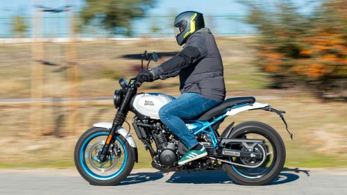 Royal Enfield Guerrilla 450, una naked para iniciarse con estilo