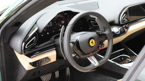 Ferrari sustituirá los controles táctiles del volante por botones físicos