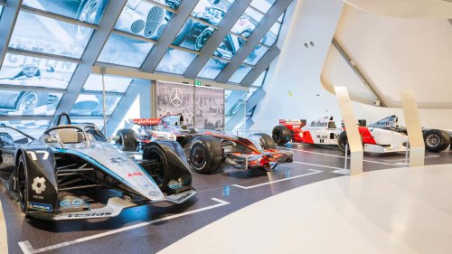 Mercedes-Benz Motorsport muestra parte de su legado en el Mobility City de Zaragoza
