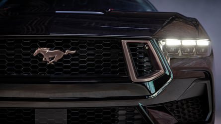 El Ford Mustang EcoBoost recibe un paquete de mejoras retro con llantas de bronce