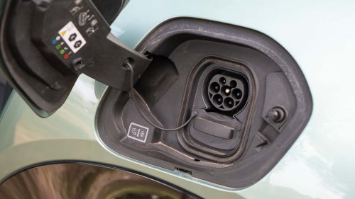 Lancia Ypsilon Elettrica 2026, un utilitario cero emisiones con mucho estilo