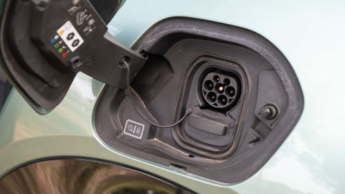 Lancia Ypsilon Elettrica 2026, un utilitario cero emisiones con mucho estilo