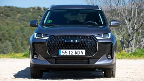 EBRO tiene un nuevo híbrido y va a por el Toyota Corolla Cross