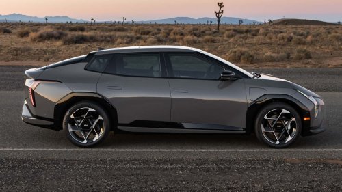 Kia, Kia EV4 Akan Dibuat di Korea dan Terkena Tarif AS