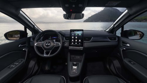 Mitsubishi Grandis 2025, al volante del SUV familiar urbano electrificado