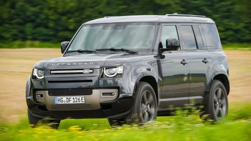 Land Rover Defender P300e im Test: Sanftmütiger Offroad-Gigant