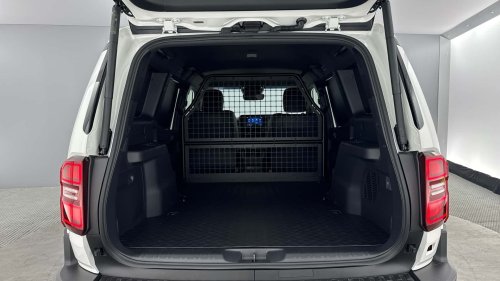 Toyota Mengubah Land Cruiser Menjadi Sebuah Van