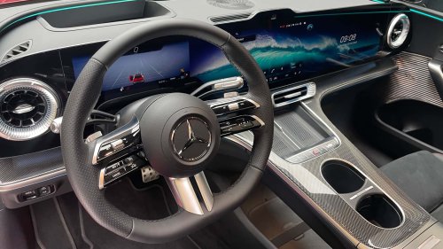 Mercedes, Mercedes souhaite également revenir aux boutons physiques