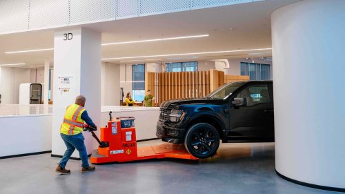Ford, Ford a un nouveau siège social pour la première fois en 70 ans