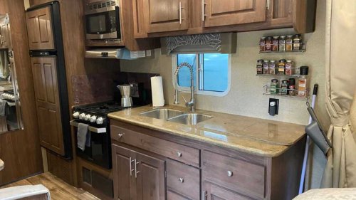 ‘And Then I See This:’ Customer’s Battery Light Comes On. The Tech Is Shocked By What He Finds Under the Hood