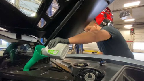 Tennessee Man Gets Call From Ex After Oil Change Goes Wrong. He's Shocked At What He Finds When He Gets to the Shop
